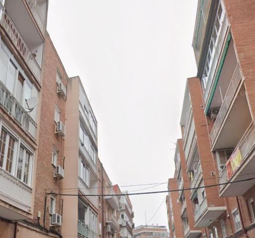Piso En venta en Cl Angel Larra, Ciudad Lineal, Madrid photo 0