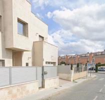 Casa En venta en Cl Lago Michigan, 2, Laguna Park, Parla photo 0