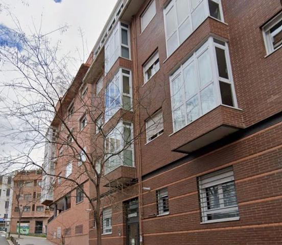 Piso En venta en Calle Del Apóstol Santiago, 38, Ciudad Lineal, Madrid photo 0