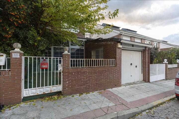 Unifamiliar Pareada En venta en Calle Lago Sanabria, 9, Zona Los Lagos, Moralzarzal photo 0