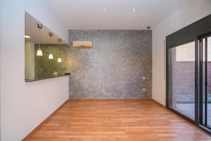 APARTAMENT 1 HABITACIÓ ZONA BASES photo 0