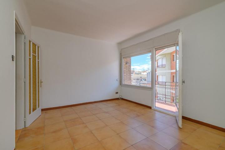 PIS 4 HABITACIONS ZONA POBLE NOU photo 0