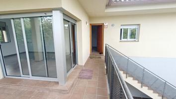 Luminosa con vistas a la montaña y garaje photo 0