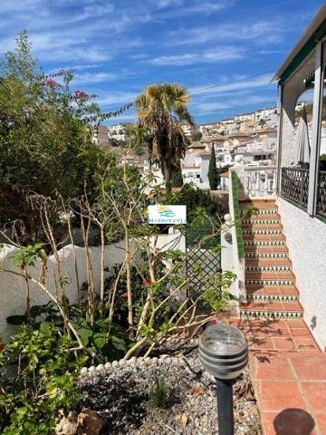 Preciosa villa con vistas al mar en Nerja photo 0