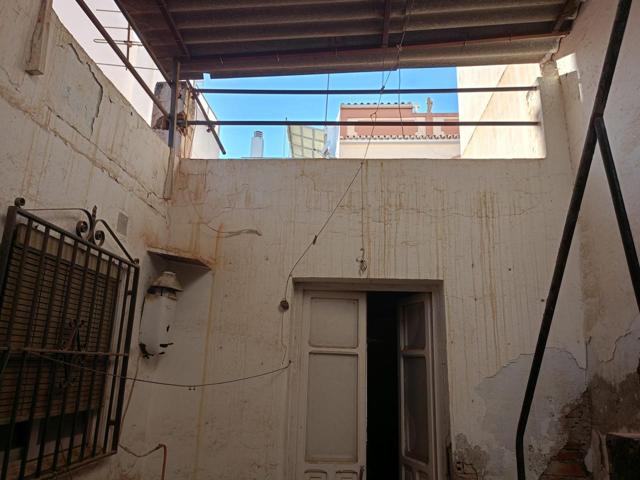 Casa de pueblo para renovar en Nerja photo 0