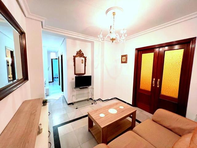 SE ALQUILA PISO C- RODRIGO DE TRIANA photo 0