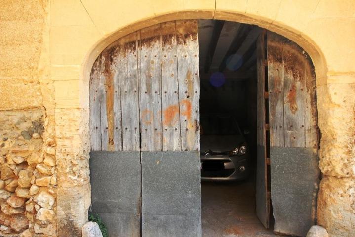 Gran oportunidad para construir su casa en el centro de Porreres photo 0