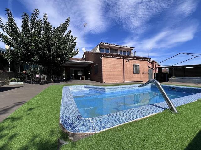 CASA A 4 VIENTOS CON PISCINA EN CASTELLAR DEL VALLÈS photo 0