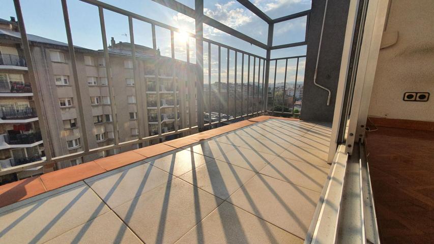 PISO DE 4 HABITACIONES, ASCENSOR Y BALCÓN EN LA CONCORDIA photo 0