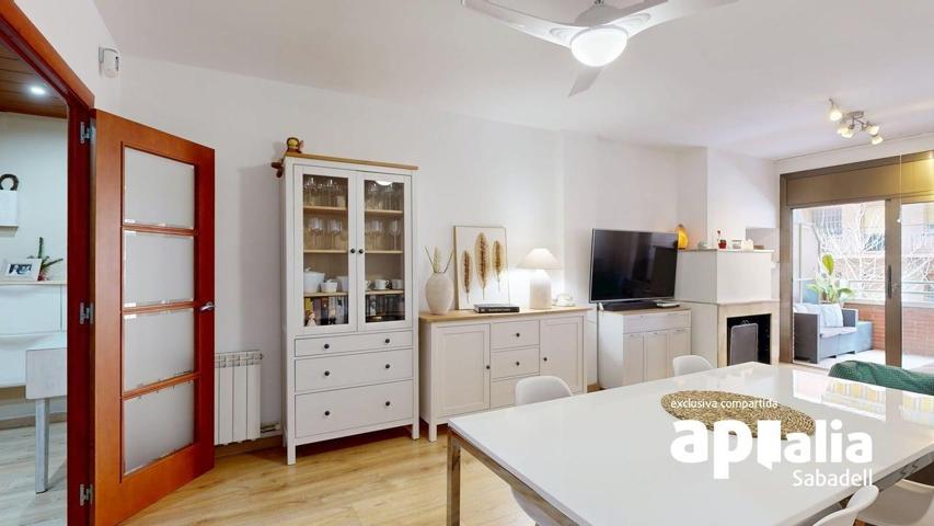 PISO DE 4 HABITACIONES CON BALCÓN EN BARBERÀ DEL VALLÈS photo 0