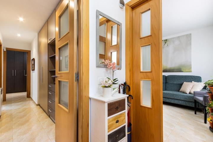 PLANTA BAJA CON ENTRADA INDEPENDIENTE DE 3 HABITACIONES EN GRÀCIA photo 0