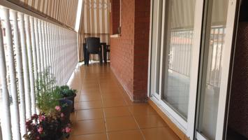 PISO DE 4 HABITACIONES CON PARQUING Y TRASTERO EN LA CREU DE BARBERÀ photo 0