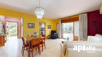 CASA DE 4 HABITACIONES EN BARBERÀ DEL VALLÈS photo 0