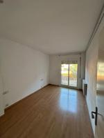 PISO 4 HABITACIONES EN EL CENTRO DE SABADELL photo 0
