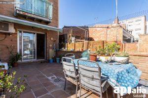 CASA UNIFAMILIAR ADOSADA EN BARBERÀ DEL VALLÈS photo 0