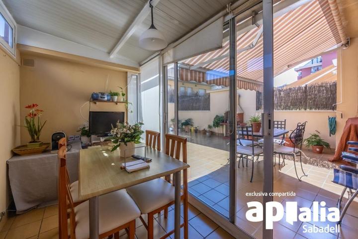 PISOS BAJOS DE 3 HABITACIONES CON TERRAZA Y PARQUING EN CREU ALTA photo 0