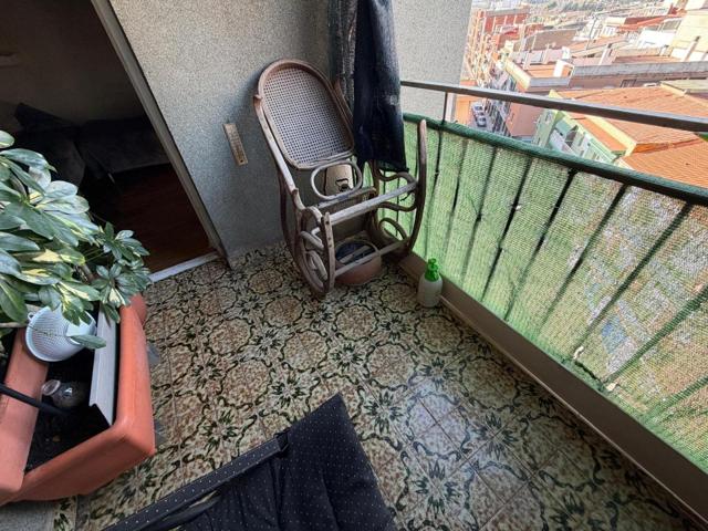 PISO DE 4 HABITACIONES CON BALCON EN CAN RULL DE SABADELL photo 0
