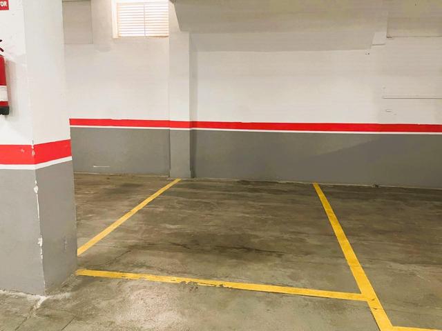 GARAJE EN LA ZONA MAS CONCURRIDA- AVENIDA SAN ONOFRE. photo 0