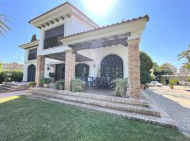 Hermosa villa con 4 dormitorios, piscina privada en Los Ángeles, Torrevieja! photo 0
