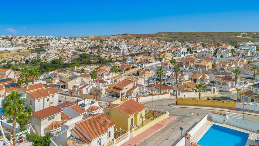 Presentamos una coqueta Villa en la exclusiva urbanización de La Marquesa, Rojales photo 0