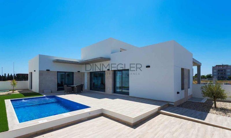 VILLA DE DISEÑO MEDITERRANEO CERCA DE TODO photo 0