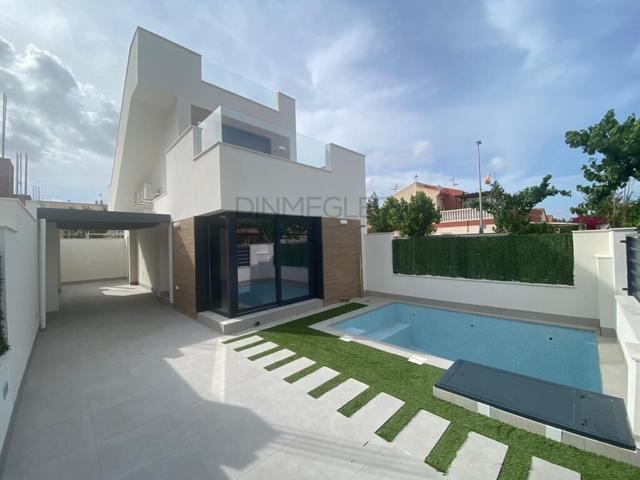 Villas de Obra Nueva con Piscina Privada en Los Alcázares, Costa Cálida photo 0