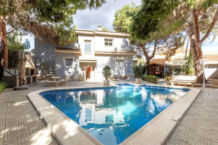 Te lo has ganado: sol, calma y una villa solo para ti photo 0