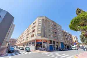 ¡Te espera un apartamento en el corazón de Guardamar! photo 0