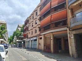 Amplio Piso en el Corazón de Vilanova i la Geltrú - ¡Tu Nuevo Hogar Te Espera! photo 0