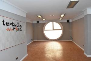 Local en calle Alfereces Provisionales photo 0