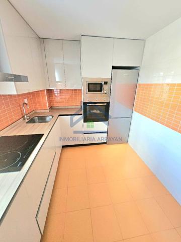 Piso nuevo a estrenar con garaje en BARRIO MONACHIL photo 0