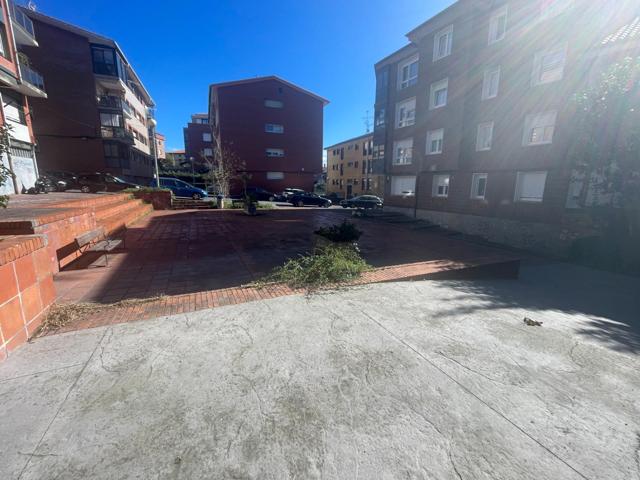 Local comercial en el centro de Sopelana, de 35 metros construidos, junto a la estación de metro. photo 0