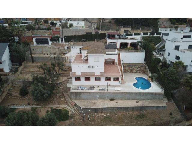 Chalet unifamiliar en venta en Santa Susanna photo 0