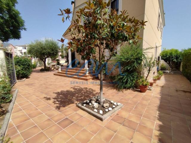 Chalet en venta en Malgrat de Mar. photo 0