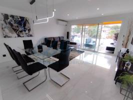 Piso en venta en Vallpineda photo 0