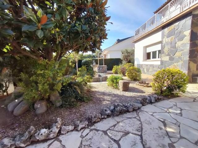 Casa unifamiliar en venta en Cardedeu photo 0