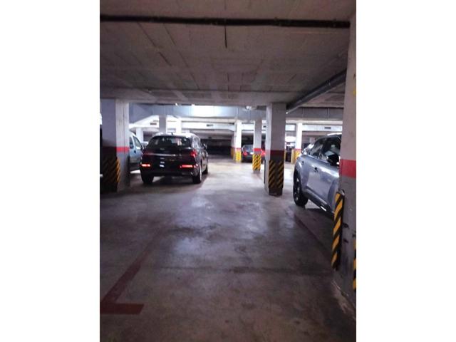 EN VENTA PLAZA DE PARQUINK PARA COCHE PEQUEÑO photo 0
