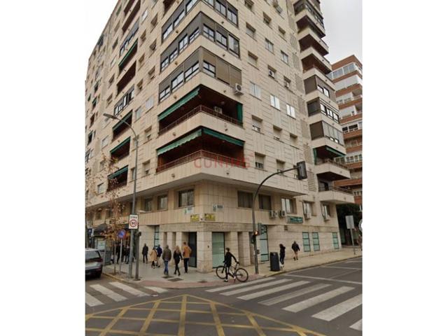 Local En venta en Badajoz photo 0