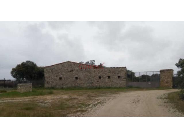 Industrial En venta en Herguijuela photo 0