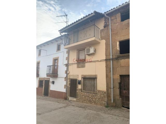 Casa En venta en Perales Del Puerto photo 0