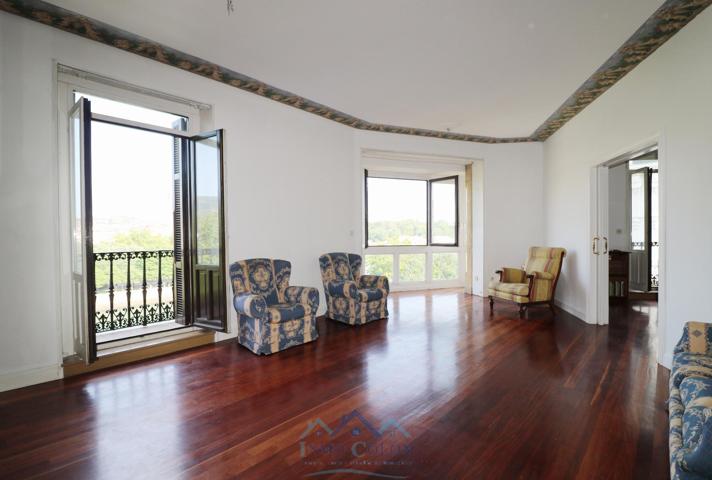 Piso En venta en Centro De San Sebastian, Donostia-San Sebastián photo 0