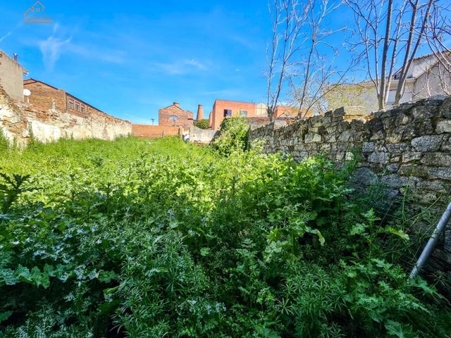 ¡Oportunidad única en el corazón de Valdemorillo! Vivienda independiente con terreno y gran proyección photo 0