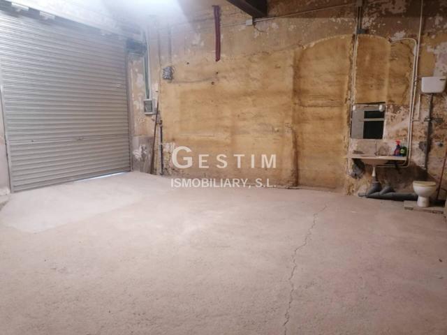 Alquiler de local comercial en Vic - Zona Caputxins-Santa Clara-Hospital photo 0