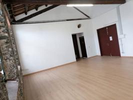 Alquiler de Local Comercial en Vic - Zona Caputxins-Santa Clara-Hospital photo 0