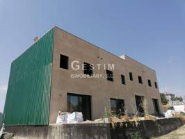 Casa adosada en venta en Vic - Zona Estadi-Horta Vermella-Santa Anna photo 0