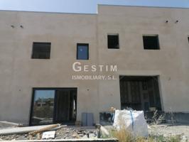 Casa adosada en venta en Estadi-Horta Vermella-Santa Anna photo 0