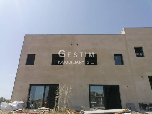 Casa adosada en venta en Estadi-Horta Vermella-Santa Anna photo 0