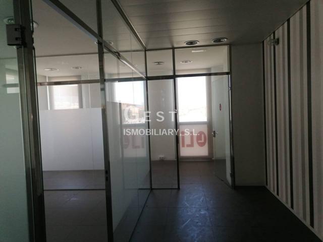 Oficina en alquiler en Vic, zona Caputxins-Santa Clara-Hospital photo 0