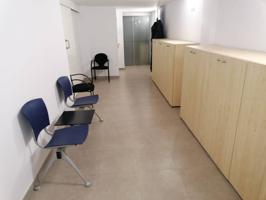 Alquiler de oficina en Vic, zona Caputxins-Santa Clara-Hospital photo 0