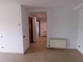 Venta de un piso en Roda de Ter photo 0
